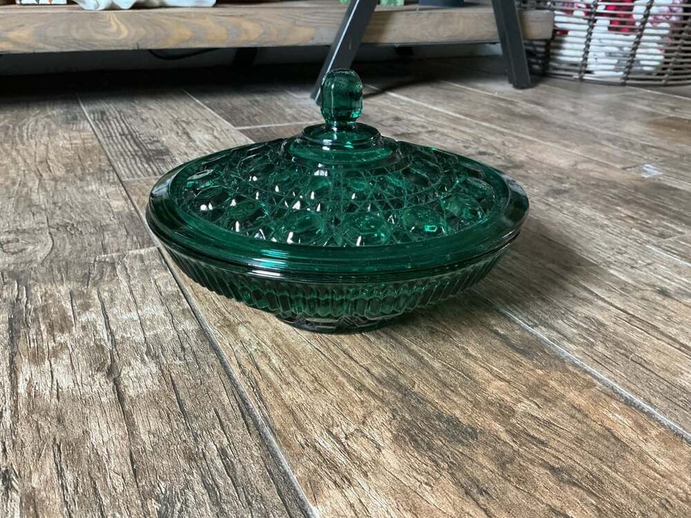 Indiana Glass Windsor Button and Cane Emerald Green Candy Dish With Lid